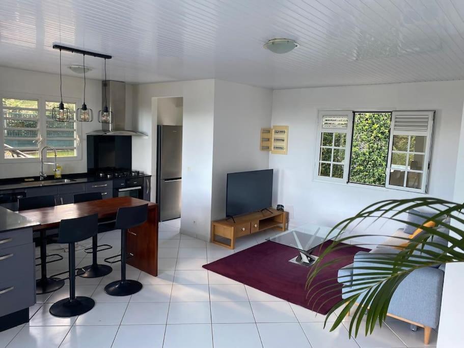 Les Terrasses De Maelle - Jolie Villa F4 Vue Mer Riviere-Salee Bagian luar foto